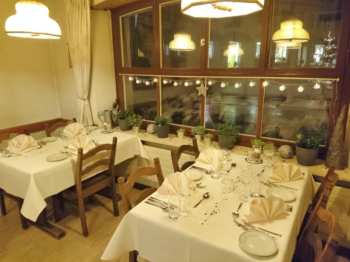 Gasthaus Zum Ochsen Hotel Neuhaus Ngoại thất bức ảnh